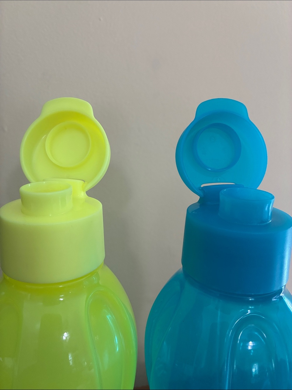 TUPPERWARE BUNDLE - 4 bottles - Picture 5 of 13